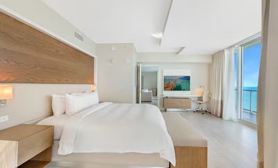 Oceanfront Penthouse - 2 Bdrms with King Bed