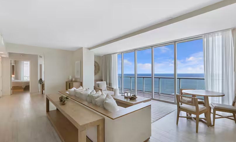 Oceanfront Penthouse - 2 Bdrms with King Bed