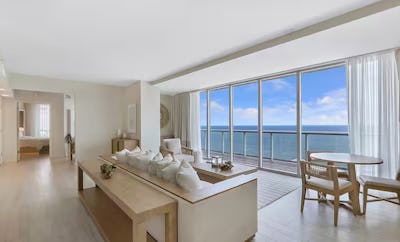 Oceanfront Penthouse - 2 Bdrms with King Bed