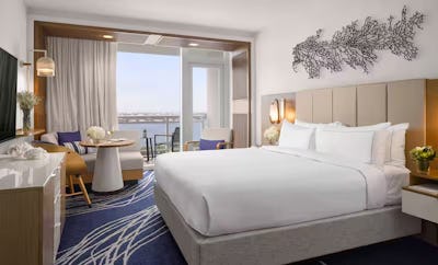 1 King Bed Tower Water View Balcony