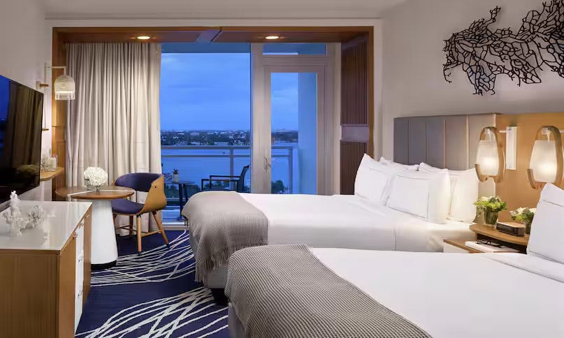 2 Double Beds Tower Water View Balcony