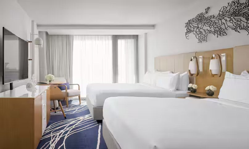 2 Queens Water View Balcony