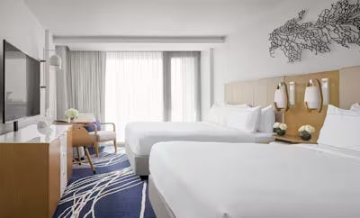 2 Queens Water View Balcony