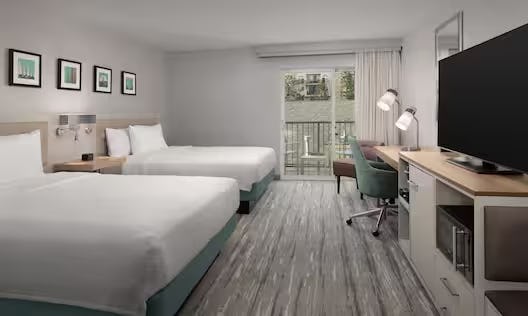 hilton-garden-inn-marina-del-rey-los-angeles-2-queen-bed-microwave-fridge-01_600