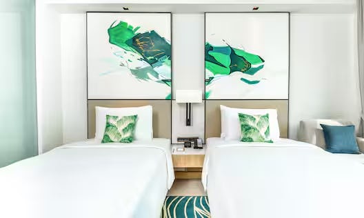 hilton-garden-inn-phuket-bangtao-twin-guest-room-with-balcony_11540