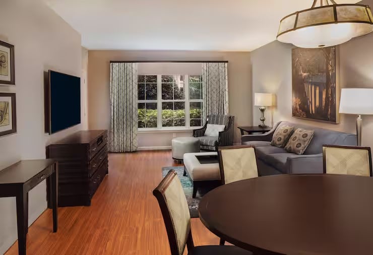 2 Bedroom 1 King 2 Doubles Suite and Sofabed