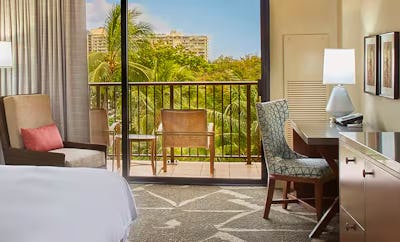 Partial Ocean View 1 King Bed