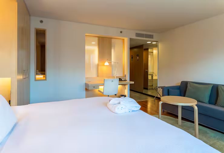 KING GUEST ROOM PLUS