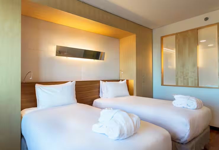 TWIN EXECUTIVE ROOM