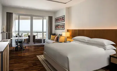 KING PREMIUM OCEAN VIEW
