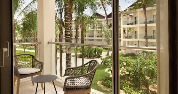 hilton-la-romana-an-all-inclusive-adult-only-resort-premium-garden-view-2-double-beds-02_10943