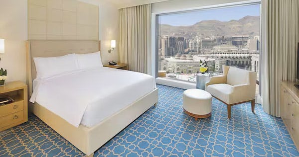 hilton-makkah-convention-hotel-king-executive-suite-with-haram-view_10817