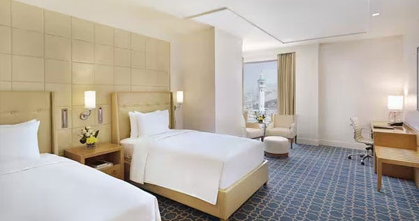 hilton-makkah-convention-hotel-twin-executive-room-with-haram-view_10817