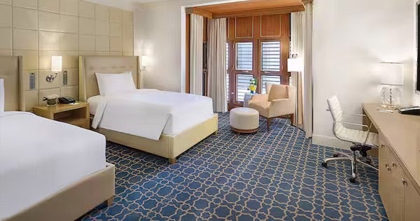 hilton-makkah-convention-hotel-twin-guest-room_10817