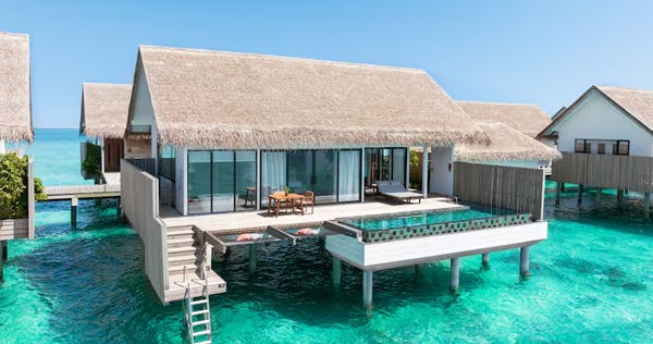 hilton-maldives-amingiri-resort-and-spa-one-bedroom-overwater-suite-with-pool-01_11642