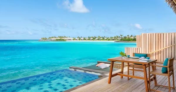 hilton-maldives-amingiri-resort-and-spa-one-bedroom-overwater-suite-with-pool-03_11642
