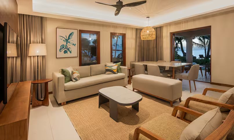 BEACHFRONT FAMILY SUITES