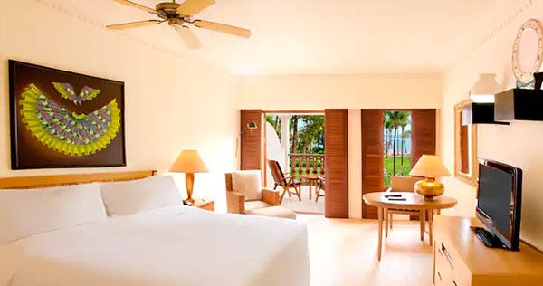 hilton-mauritius-resorts-king-deluxe-room-01_263
