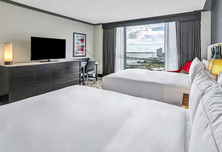 hilton-miami-downtown-2-queen-beds-bay-view_5953