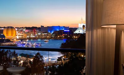 Disney Springs View - 2 Queen Beds - Tower