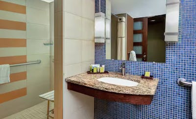 1 KING CITY VW MOBILITY ACCESS W/ RI SHWR