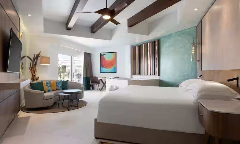 Junior Suite - Balcony - 1 King Bed