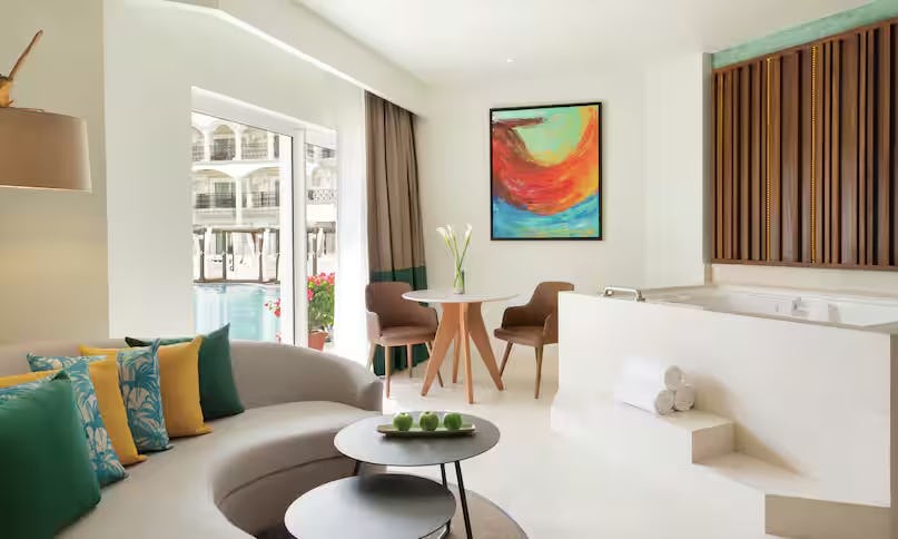 Junior Suite Pool View - 2 Queen Beds