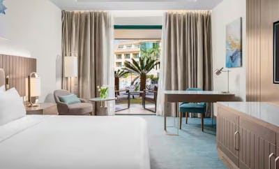 King Superior Room Pool