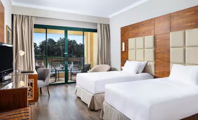 Twin Suprior Room Pool