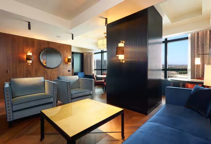 King One Bedroom Suite with Lounge Access