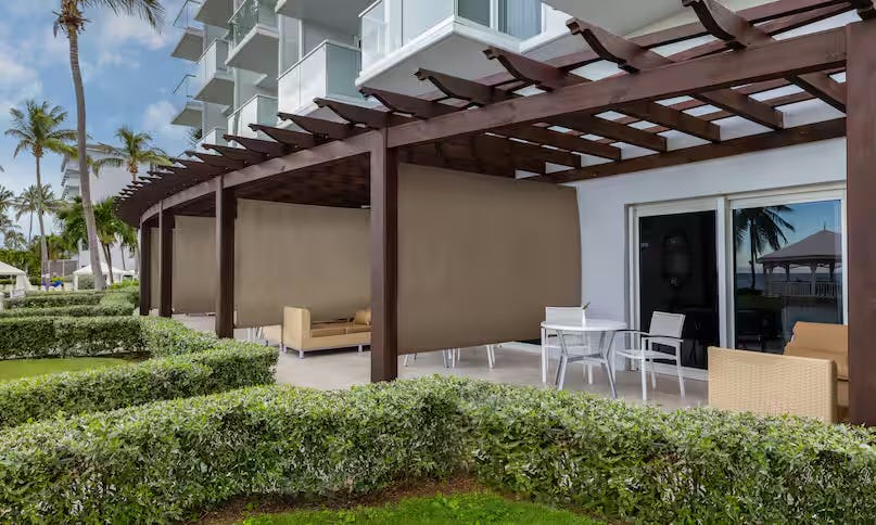 Ocean Front Walk out 1 King