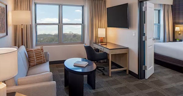 hilton-san-antonio-hill-country-1-king-bed-suite_12015