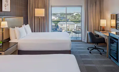 2 QUEEN BEDS BALCONY W/COURTYARD VIEW