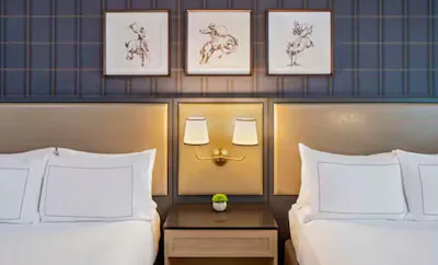 2 QUEEN BEDS COURTYARD VIEW