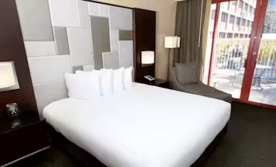 Pool View with Terrace - 1 King Bed