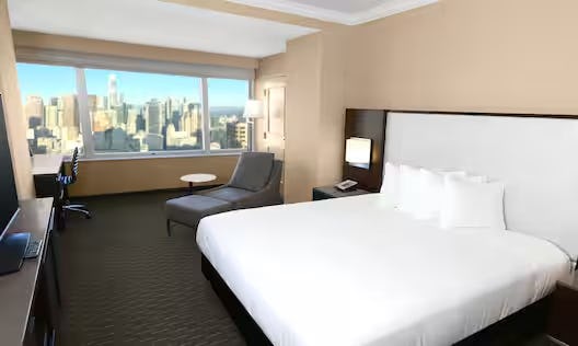 Skyline View - 1 King Bed