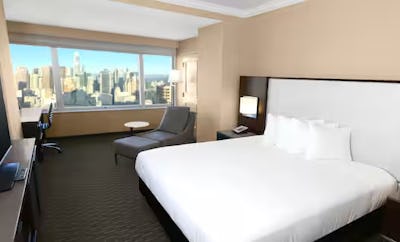 Skyline View - 1 King Bed