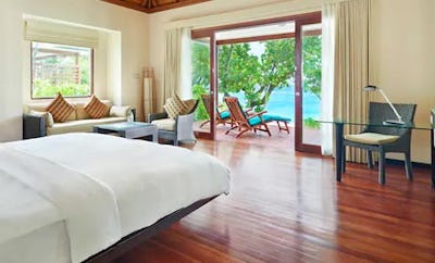 KING BEACHFRONT VILLA