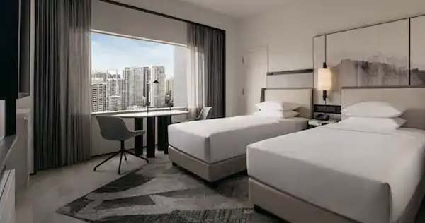 hilton-singapore-orchard-twin-premium-room_11643