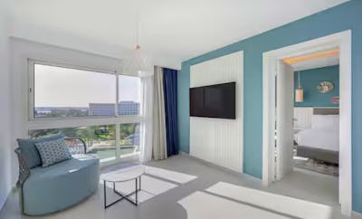 King Deluxe One Bedroom Suite