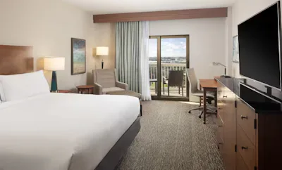 1 King Bed Balcony Room