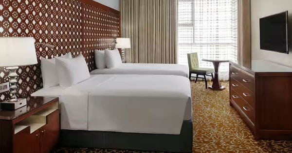 hilton-suites-makkah-accessible-two-bedroom-suite-city-view-01_10815