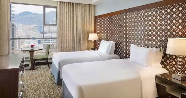 hilton-suites-makkah-two-bedroom-suite-city-view-01_10815