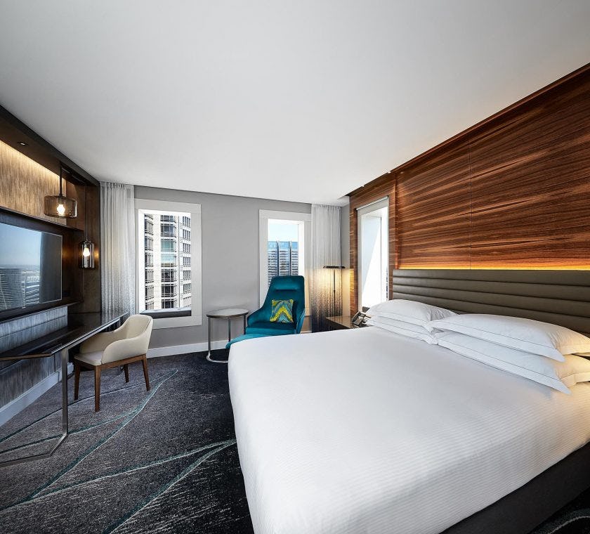 hilton-sydney-australia-hilton-deluxe-corner-room-01_1093