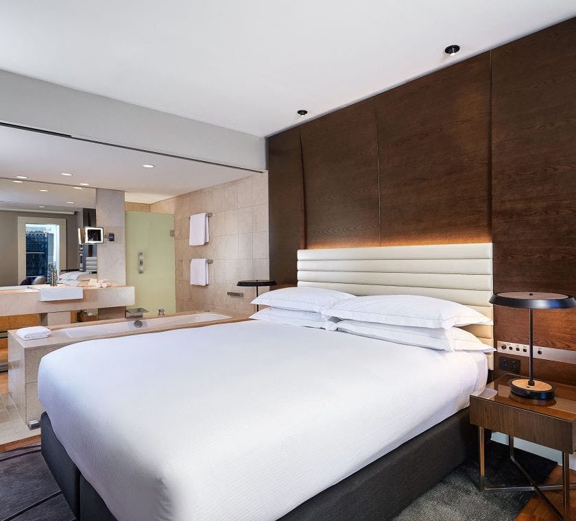 hilton-sydney-australia-junior-suite-01_1093