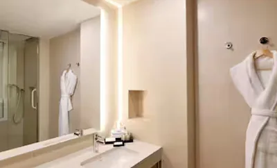KING ACCESSIBLE GUEST ROOM