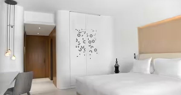 hilton-taghazout-bay-beach-resort-and-spa-morocco-king-deluxe-room-with-ocean-view-01_12227