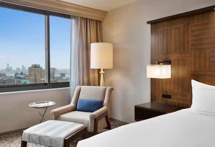 1 King Bed Deluxe High Floor