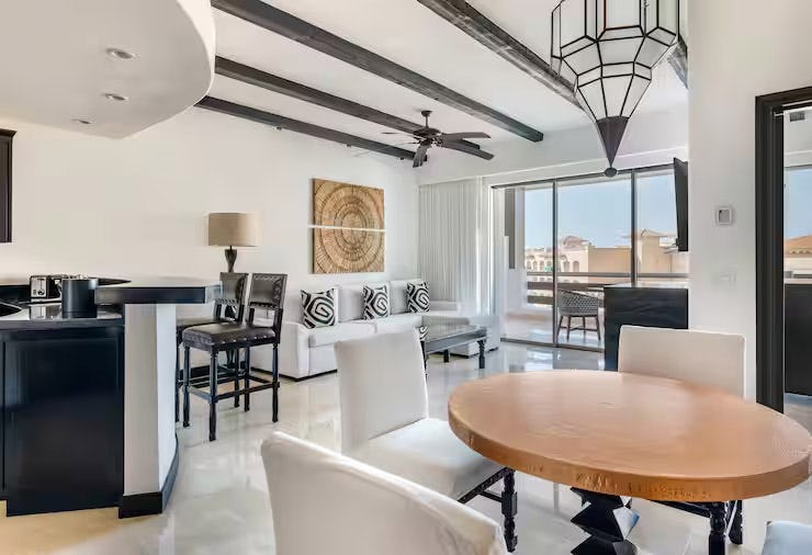 1 Bedroom 1 King Garden View Suite W/ Balcony