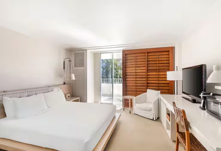 hilton-vacation-club-the-modern-honolulu-partial-ocean-view-1-king_10301